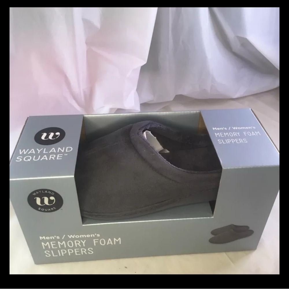 Wayland Square Unisex Deluxe Memory Foam Slippers In Grey Sz men 6-7 women 7-8